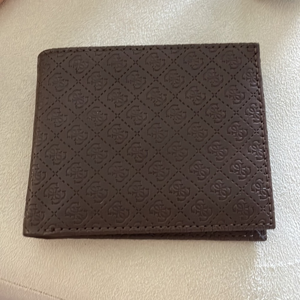 Guess leather mens wallet *free gift with purchase